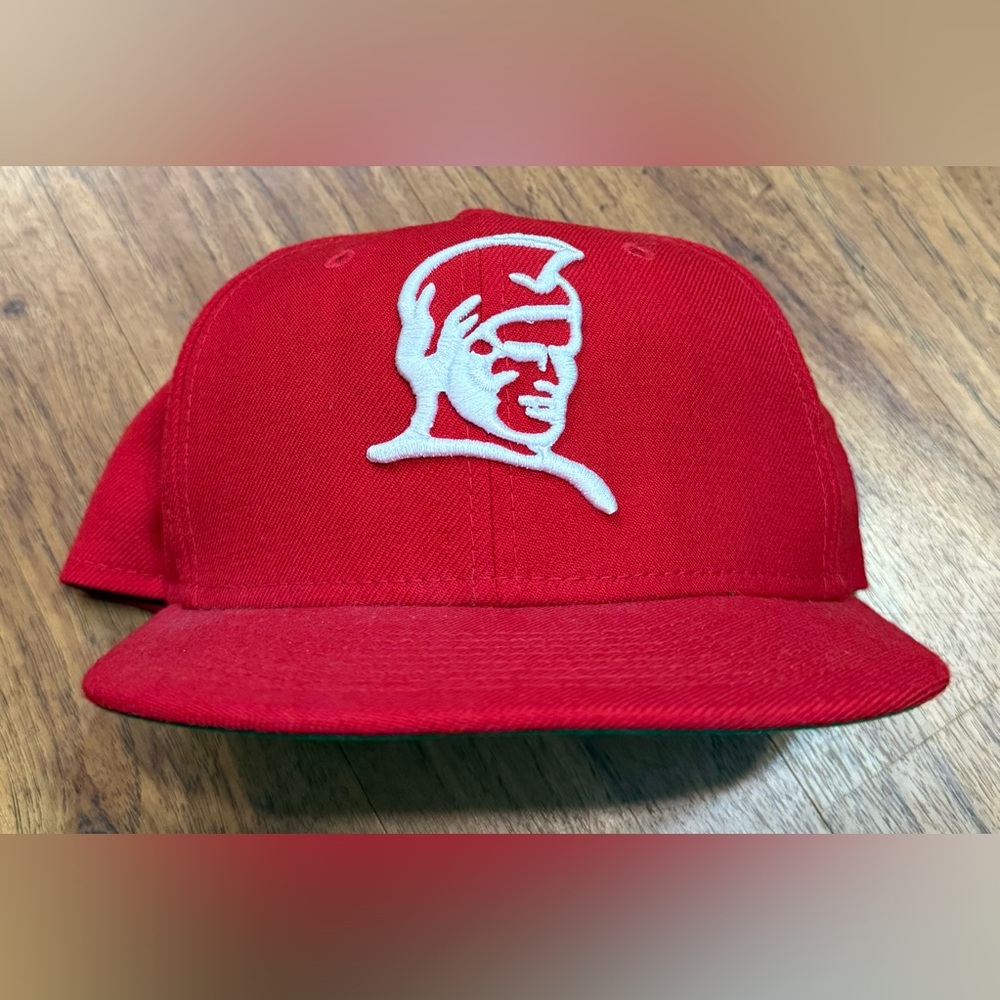 Fitted Hawai’i New Era King Kamehameha Hat Cap 7 1/8 Red Wool 100% Authentic